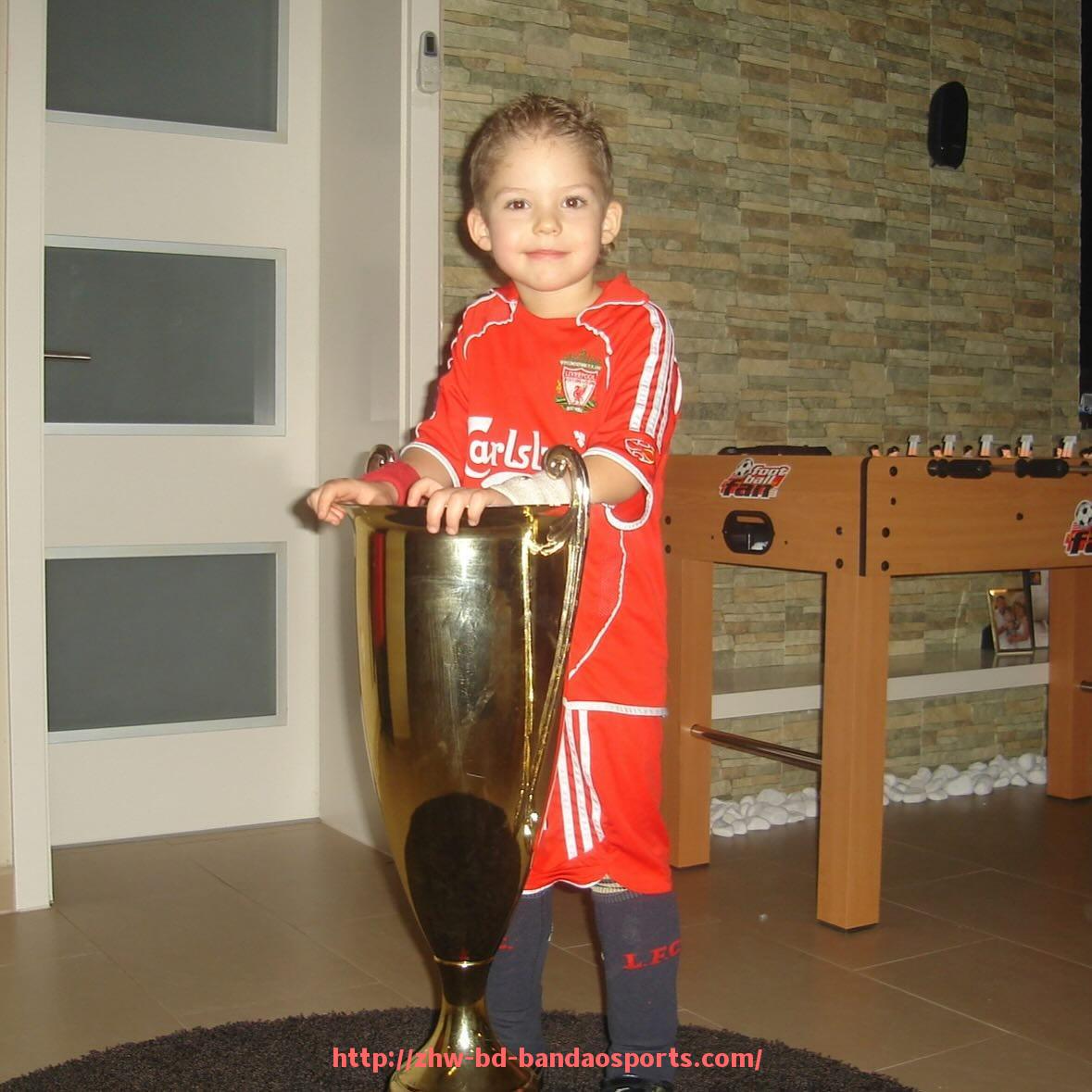 半岛体育-西甲联赛月度赛程安排与球队战绩之间的相关性研究